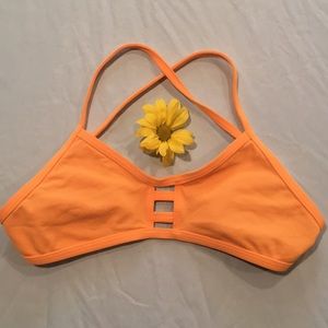 TRADED Jolyn Tomcat/Misfit top in Mango